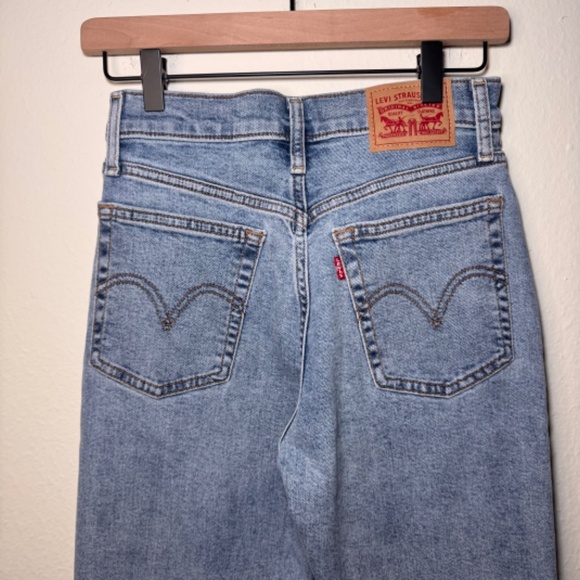 Levi's Wedgie Straight Jeans Women's 27 Blue Ligh Wash Denim High Rise - Picture 5 of 5